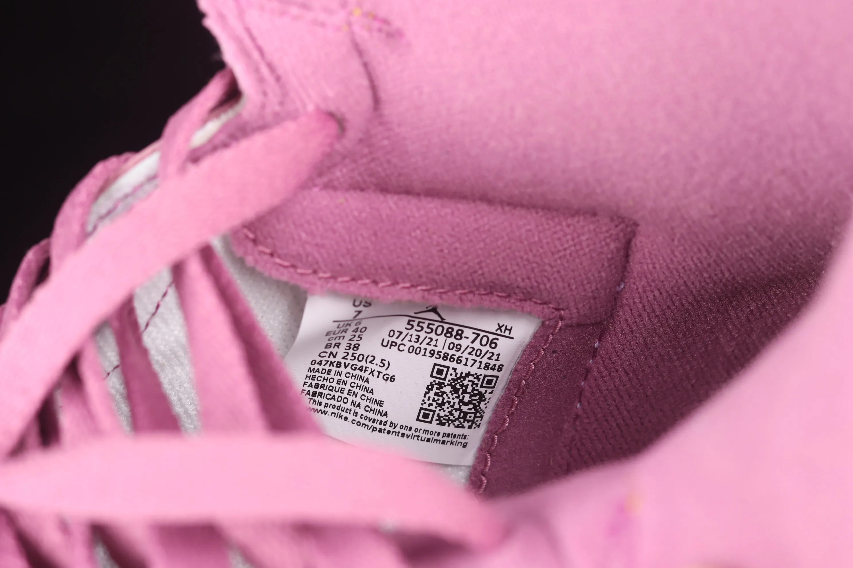 All categories Air Jordan Jordan series basketball shoes Air Jordan 1 High Pure original version Air Jordan 1 "Sail University Red" AJ1 Joe 1 White and Purple Gold Brotherhood high-top basketball shoes 555088-706